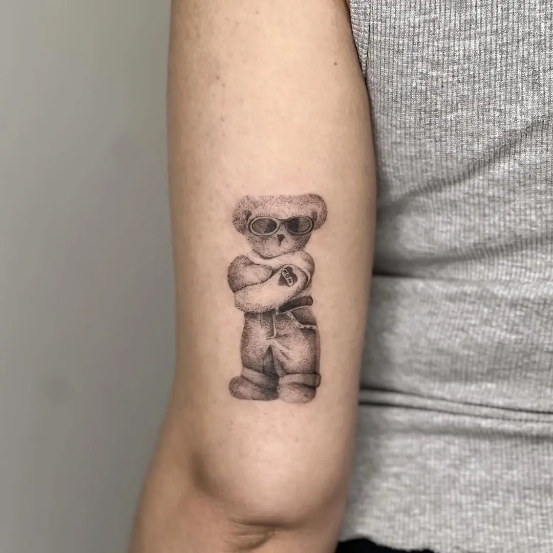 Stylish bear tattoo with a cool vibe