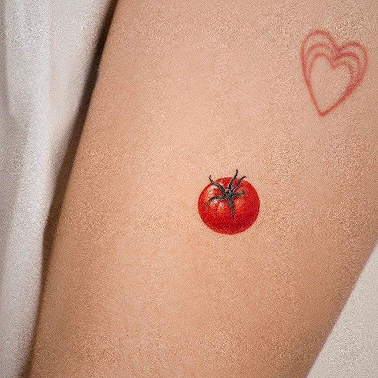 Vibrant Tomato Tattoo for Culinary Aficionados