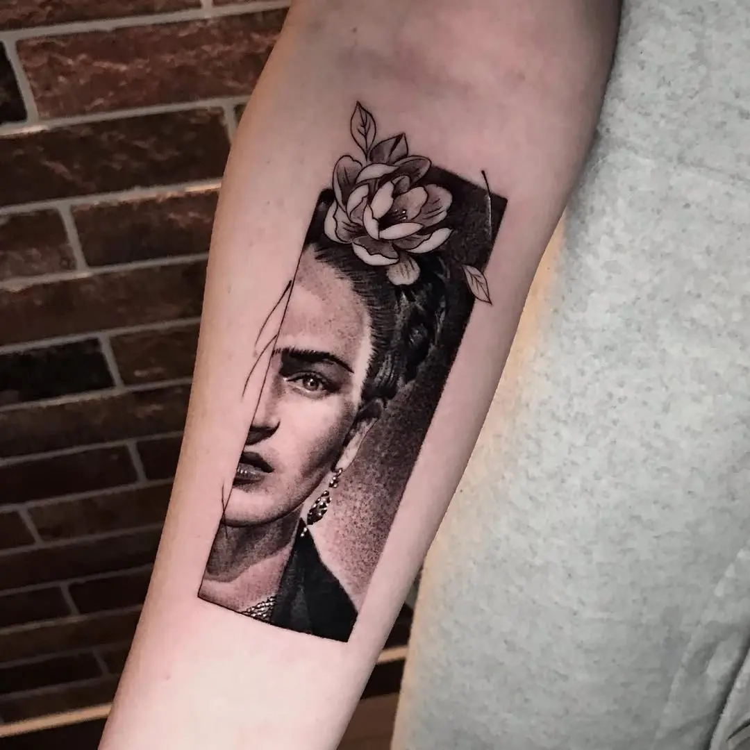 Striking Frida Kahlo Portrait with Floral Element