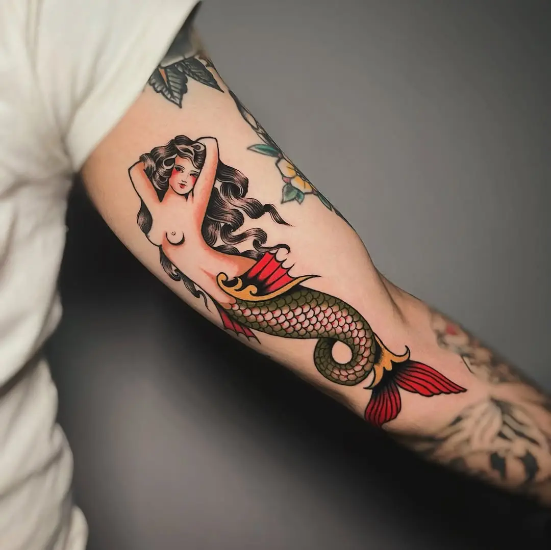Beautiful siren tattoo with vibrant colors