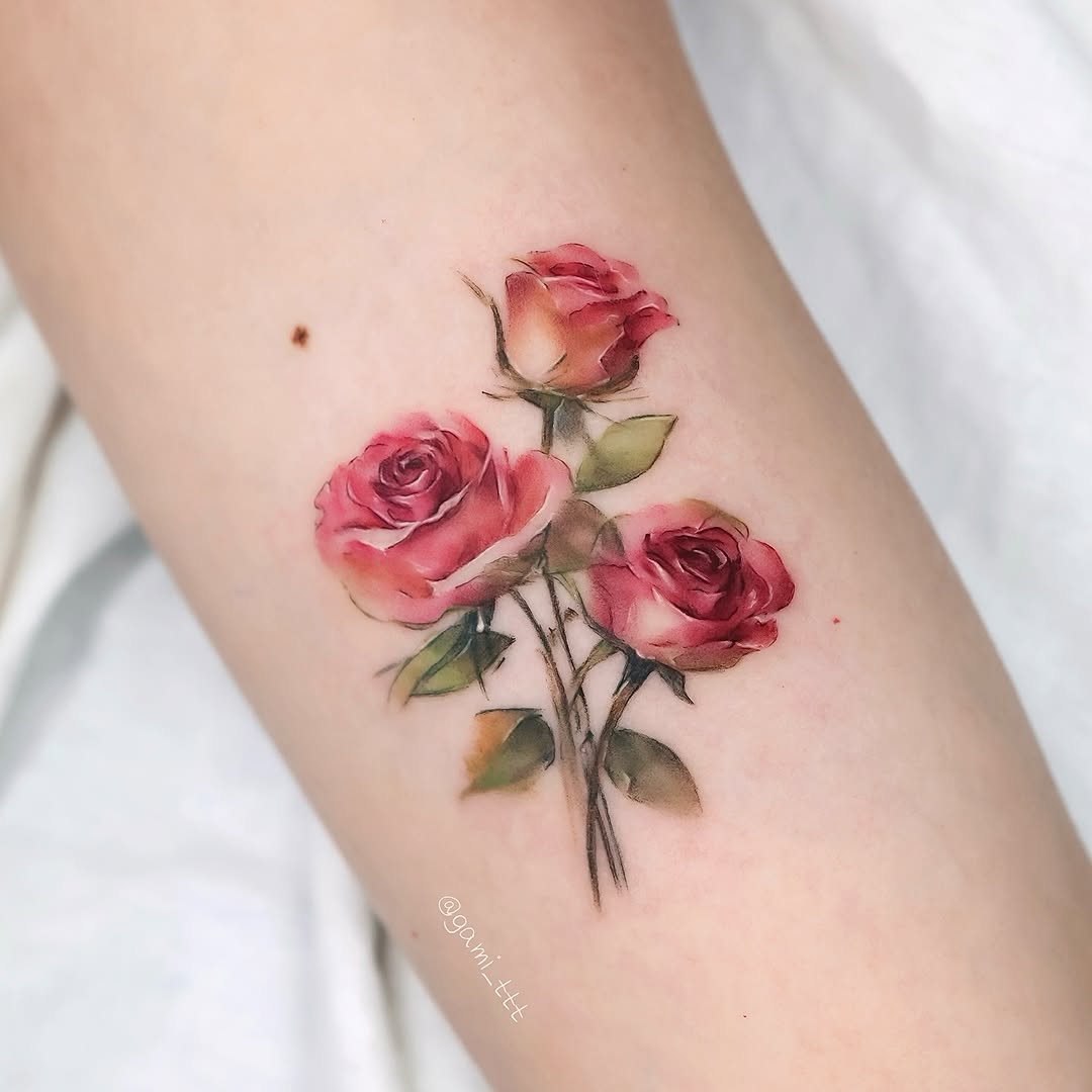 Elegant watercolor roses for a vibrant look