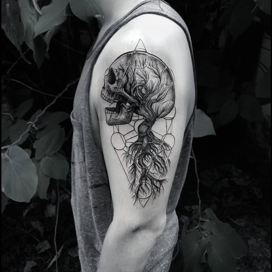 A striking fusion of skull and tree imagery