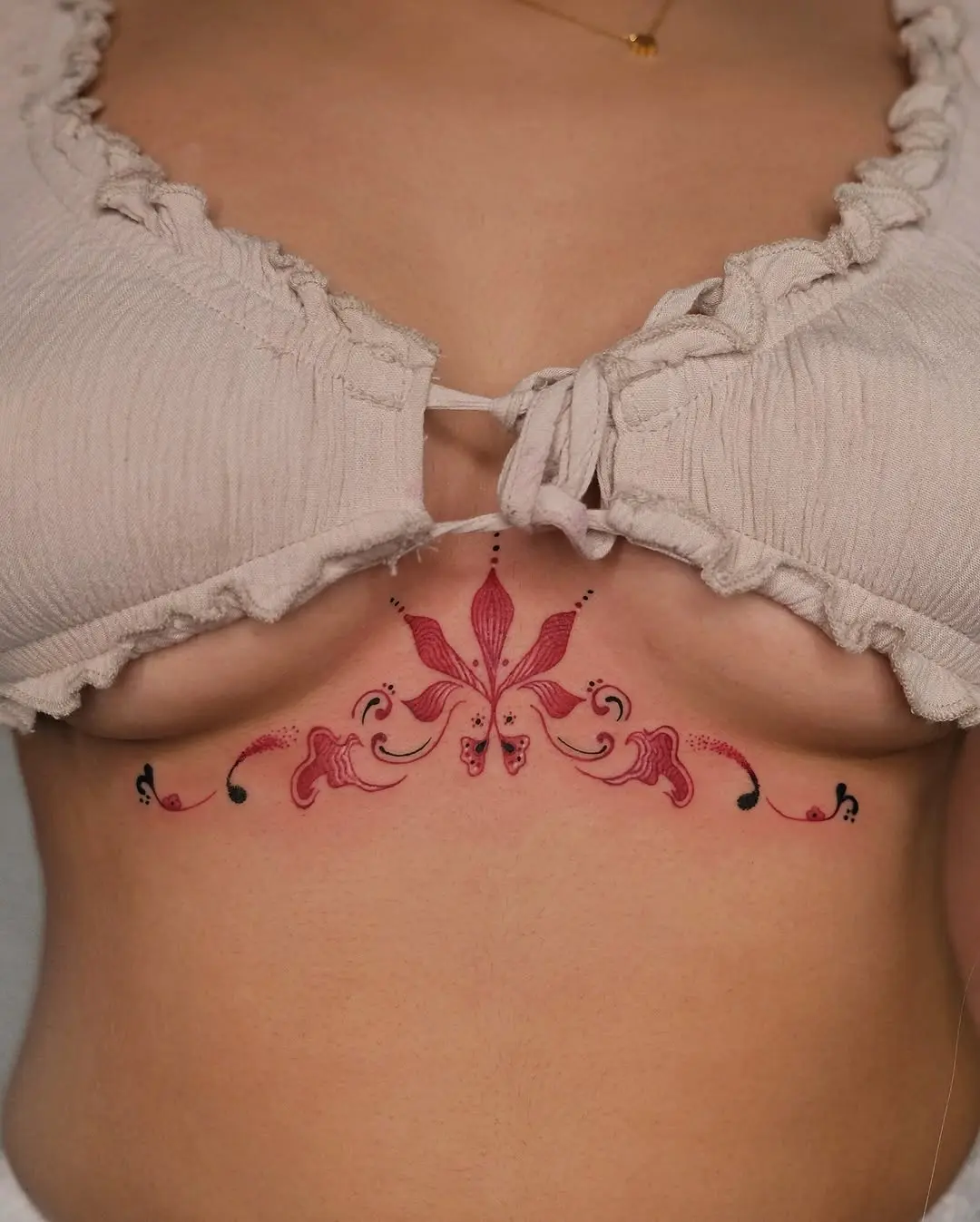 Elegant floral design under the bust area