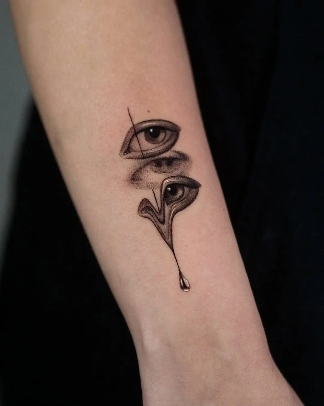 Stylish Eye Tattoo with Melting Effect