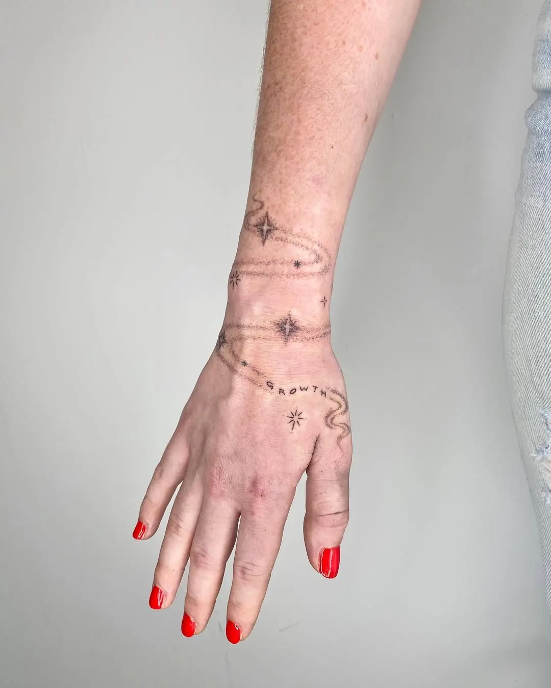 Elegant design embodying the theme of growth