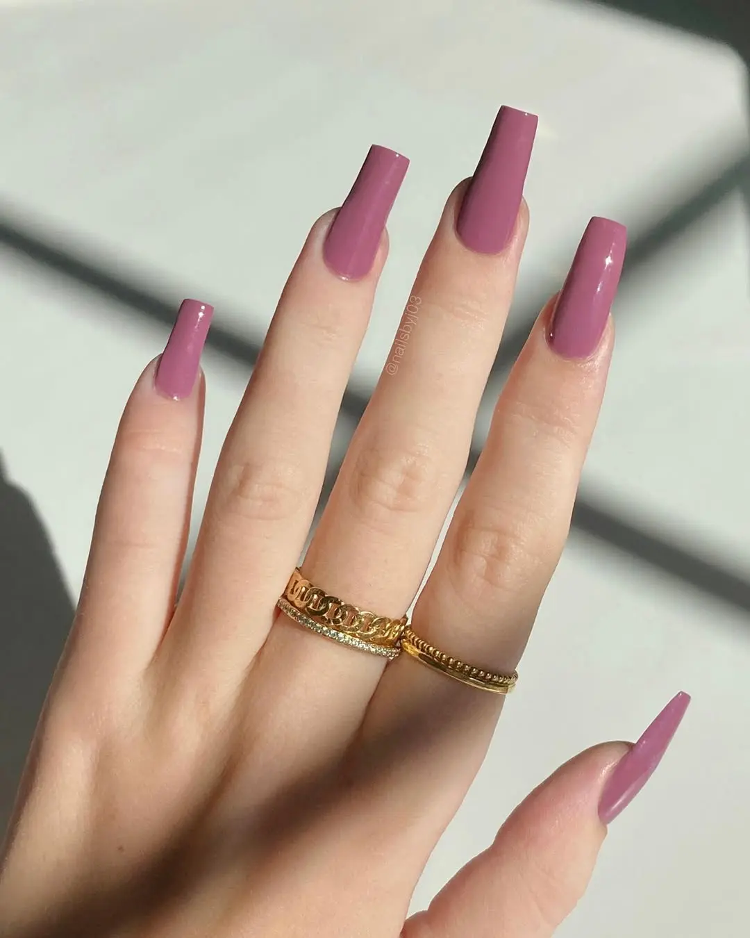Gorgeous mauve nails for stylish vibes