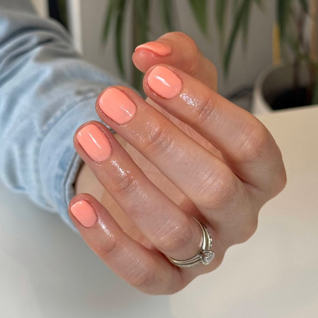 Glossy Peach Nails for a Fresh Spring Look