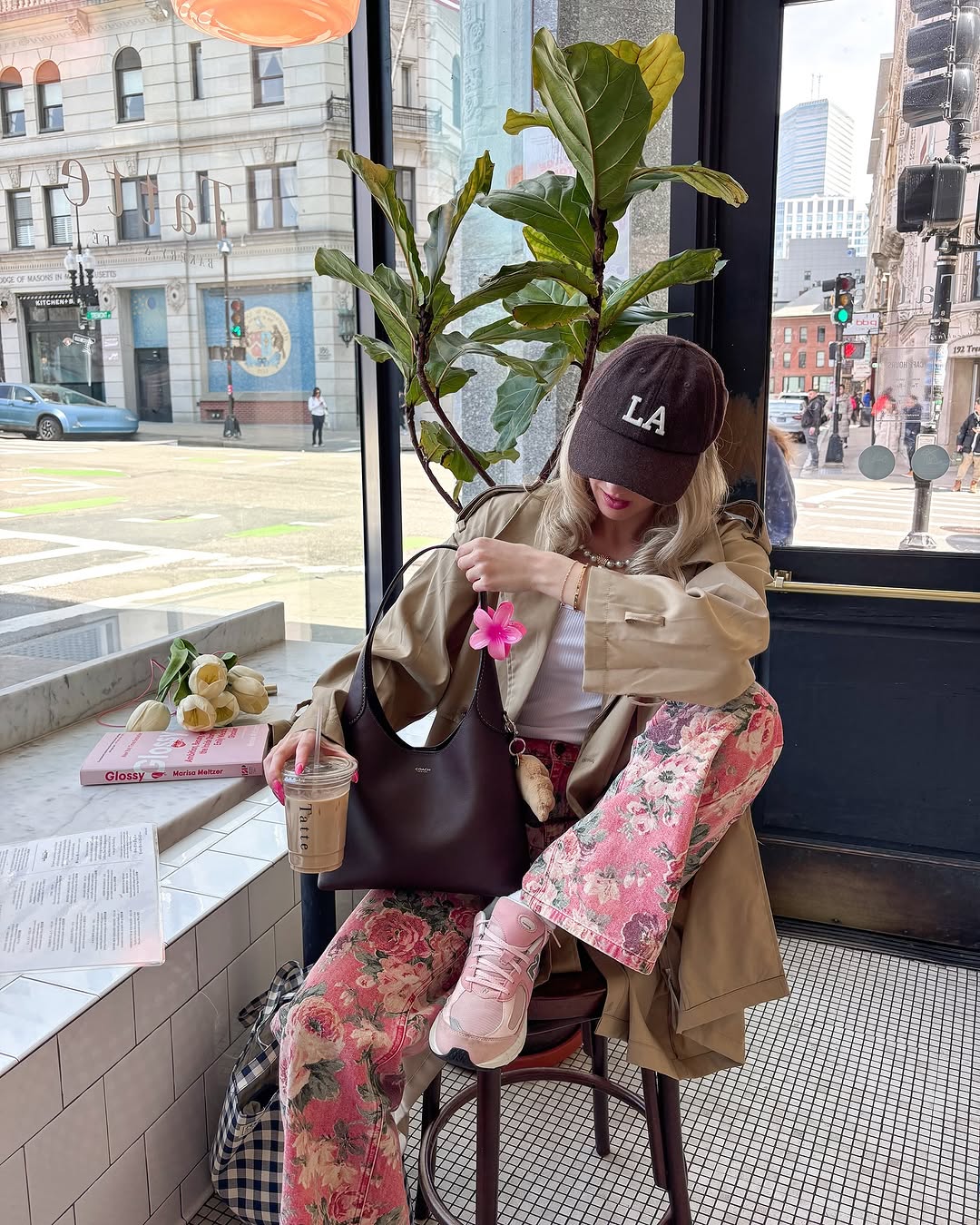 Chic Summer Outfit with Pink Floral Pants
