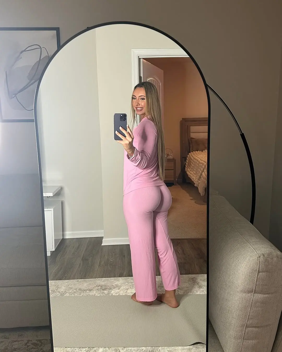Chic and Comfy Pink Pants Loungewear Outfit