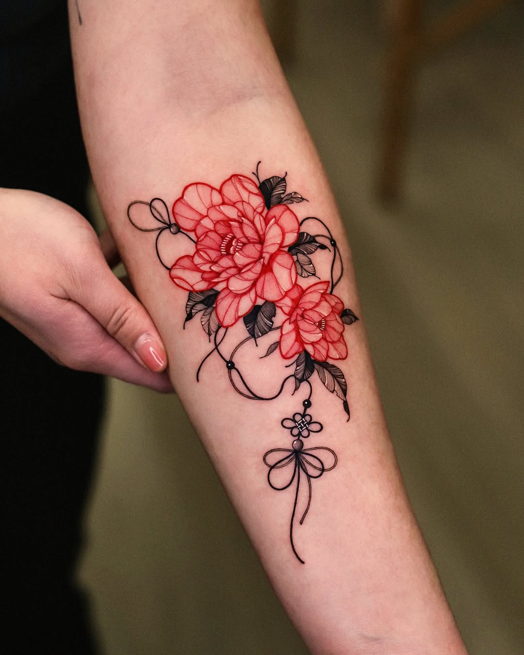 Elegant floral tattoos for bold self-expression