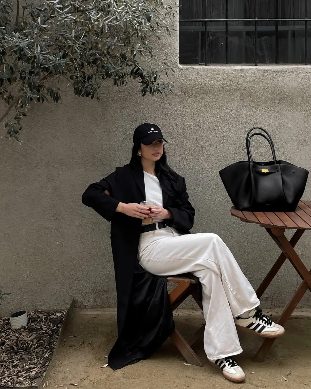 Chic and Minimalist White Pants Ensemble