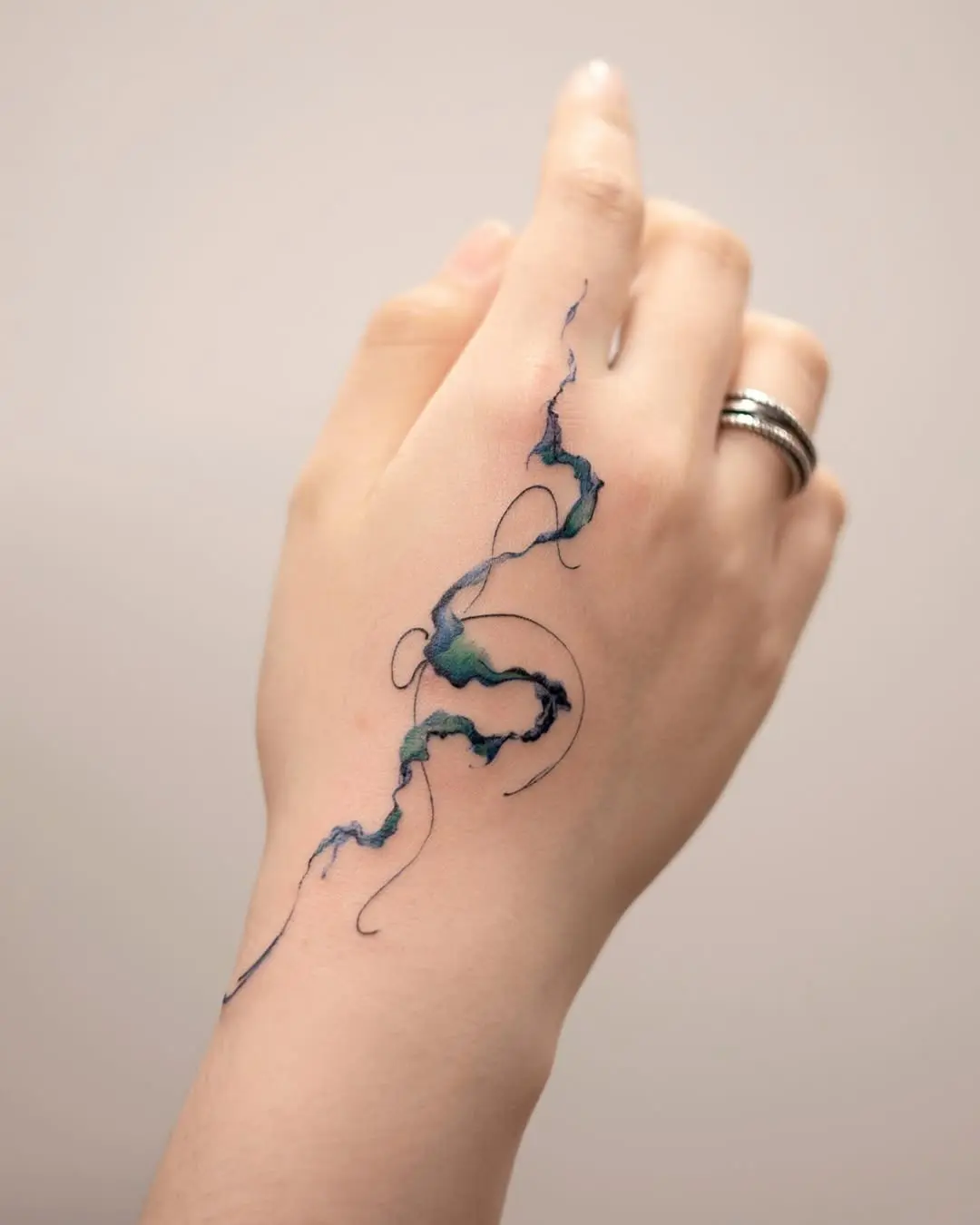 Flowing colors create stunning abstract art pieces