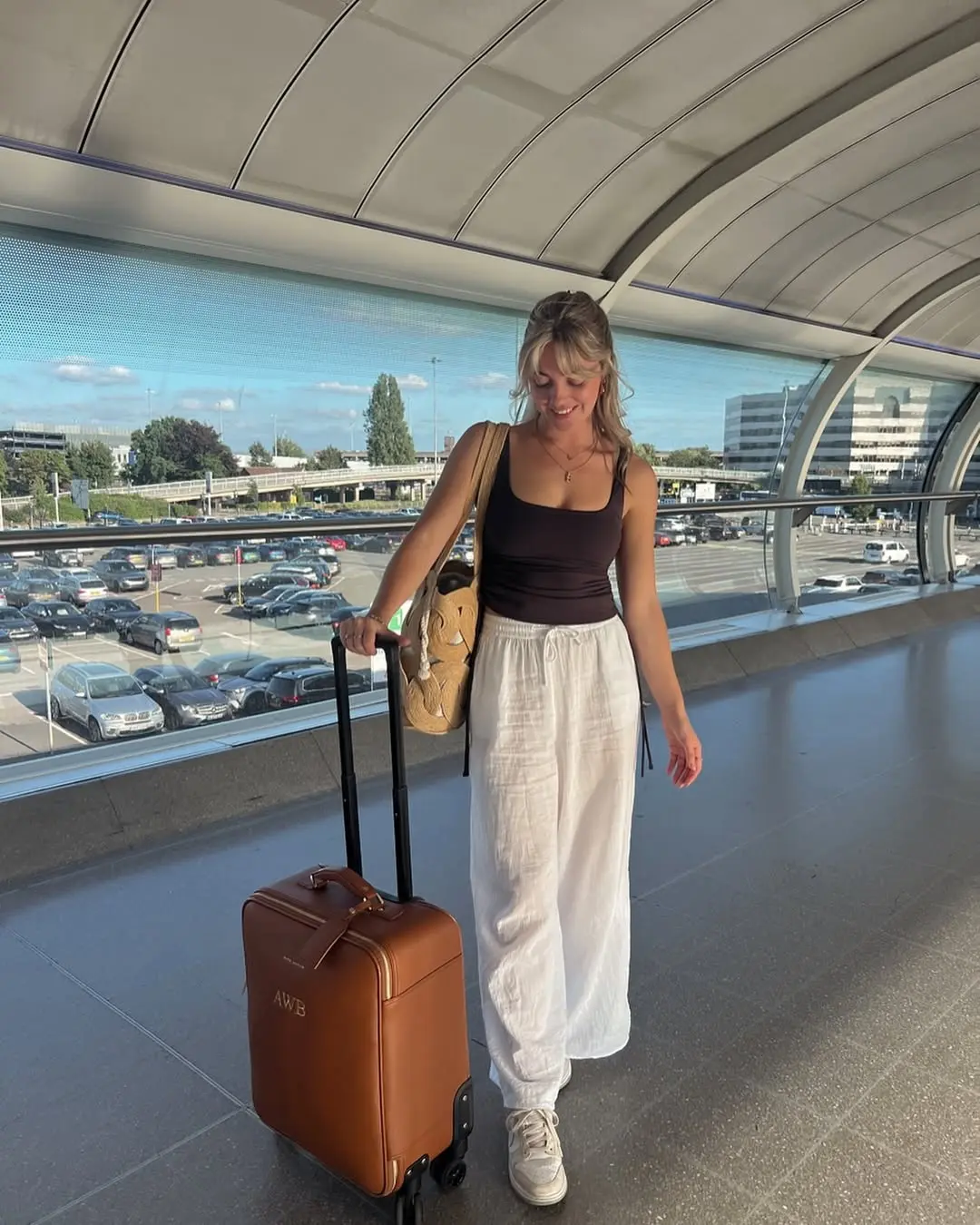 Chic and Comfortable Travel Outfit for Airports