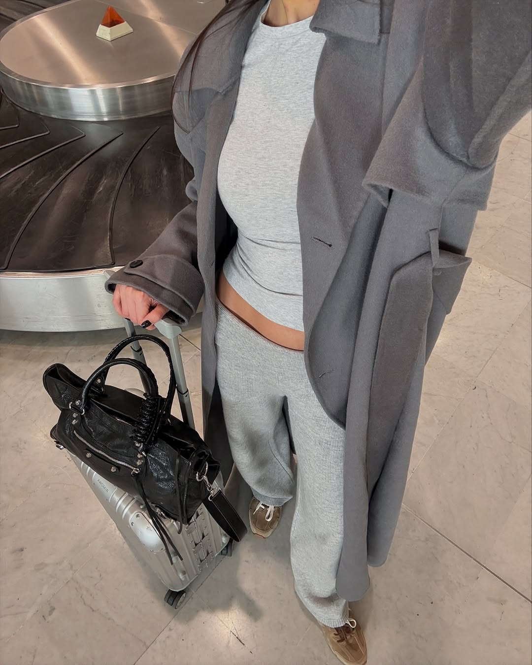 Chic and Comfortable Travel Outfit in Gray