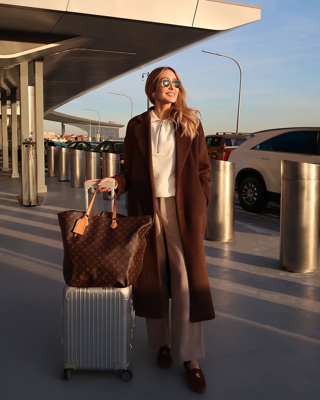 Chic and comfy travel outfit for stylish airports