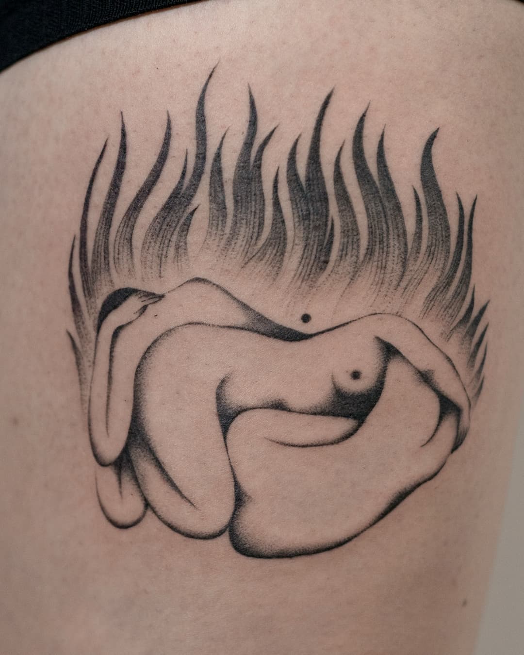 Expressive bodies intertwined with fiery energy