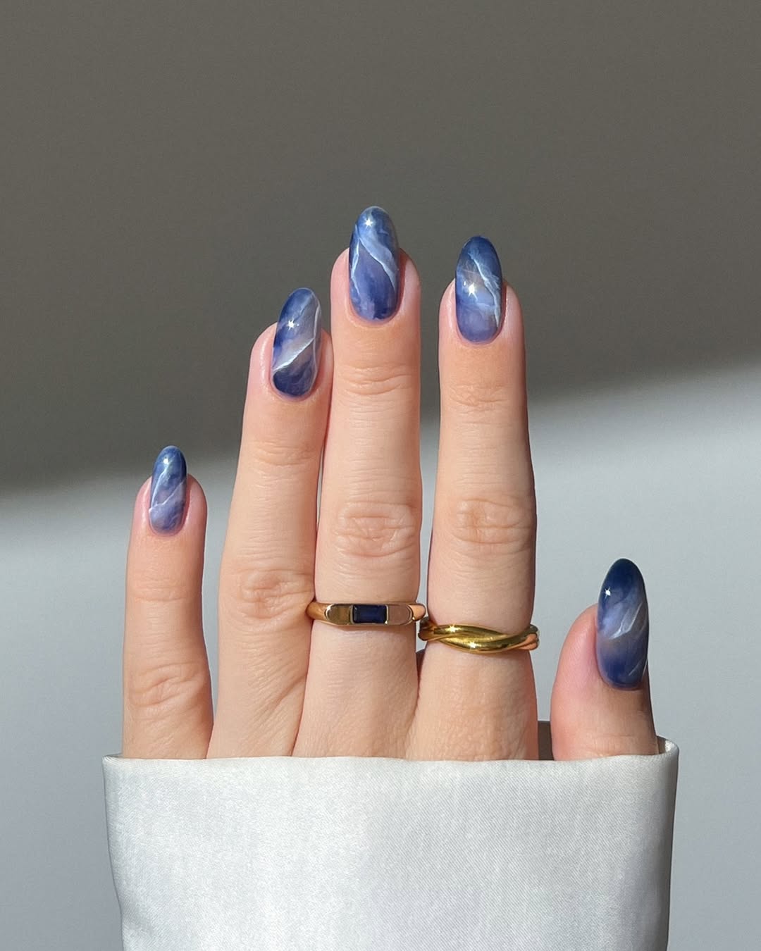 Trendy Blue Marble Nail Art Inspiration