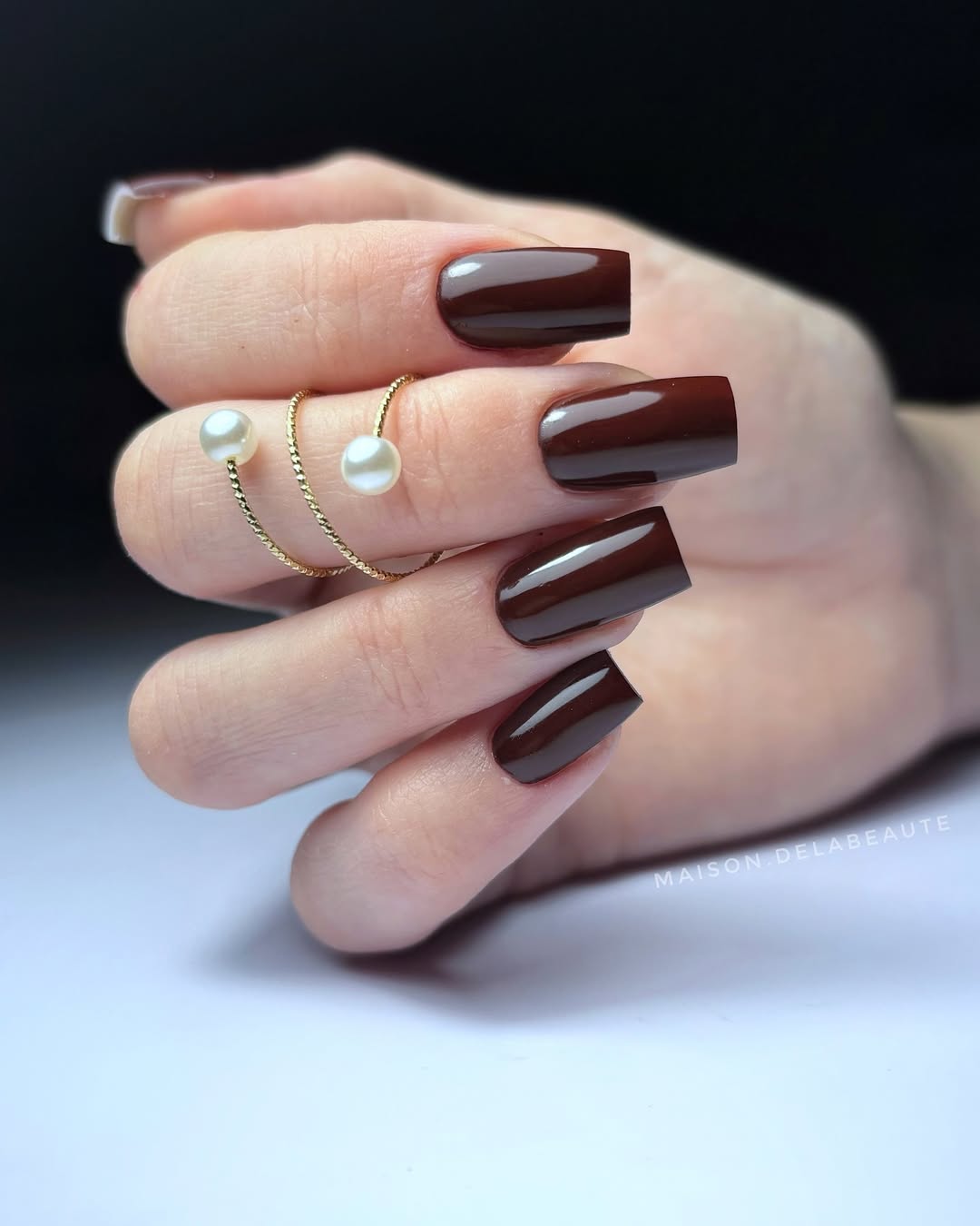 Chic brown nails for elegant styles