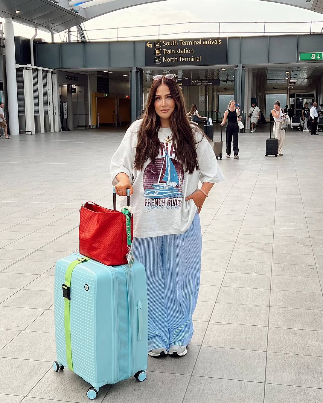 Chic and Comfortable Travel Style for Airports