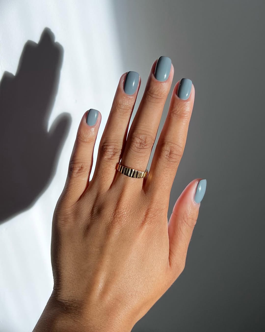 Sleek Grey Nails with a Modern Touch