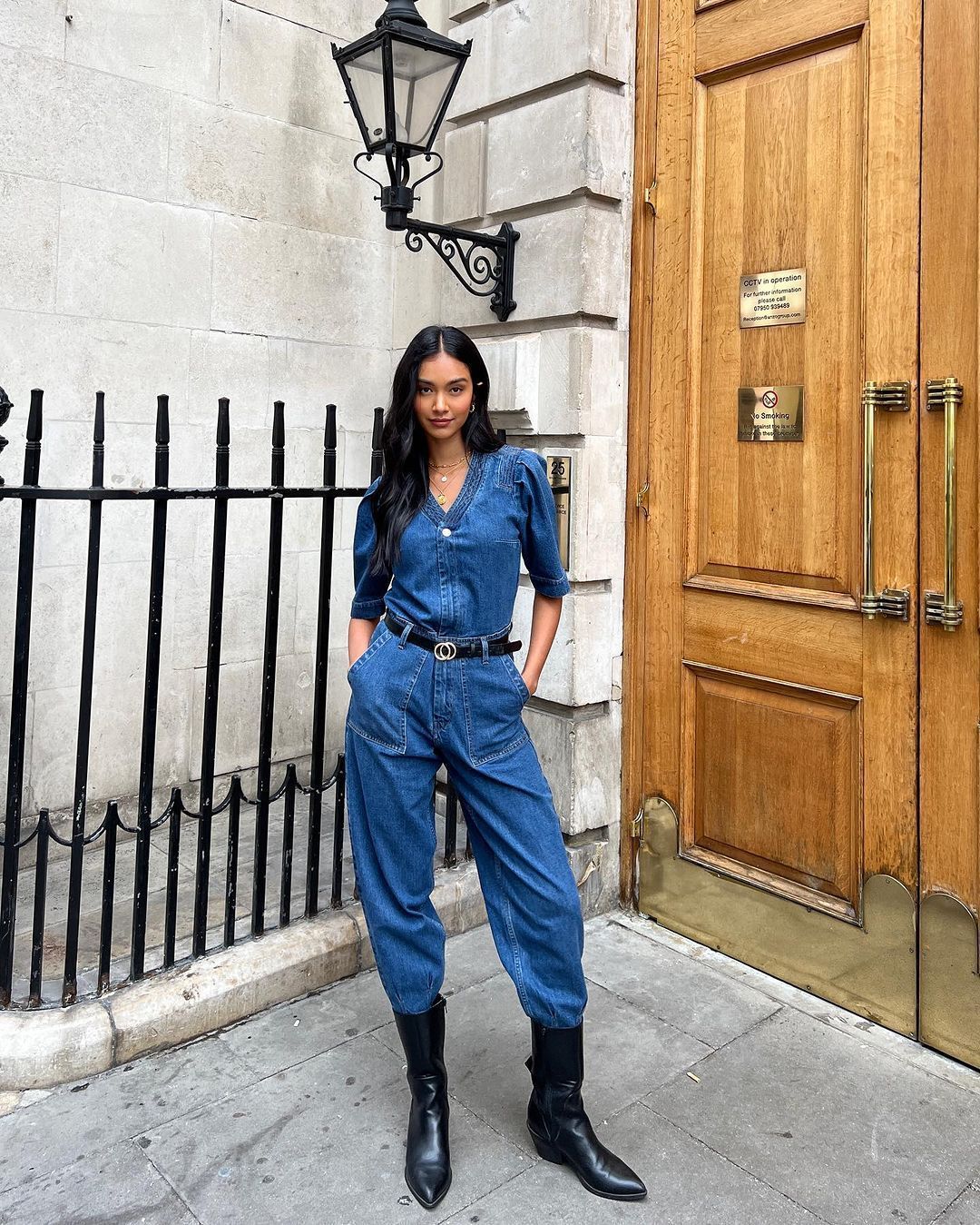 Chic Denim Jumpsuit Perfect for Any Casual Occasion