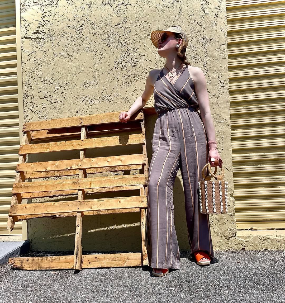 Chic Striped Jumpsuit Perfect for Summer Outings