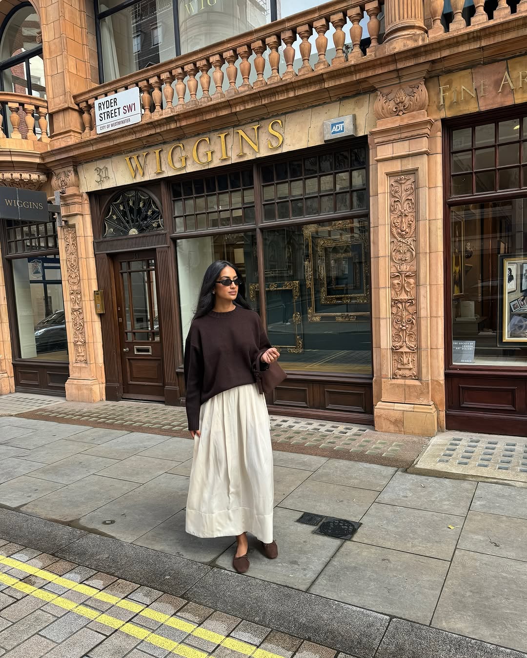 Chic Casual Midi Skirt Street Style
