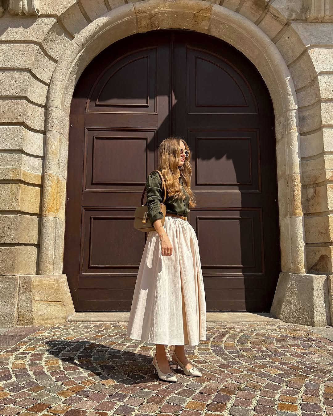 Chic Summer Outfit with Midi Skirt