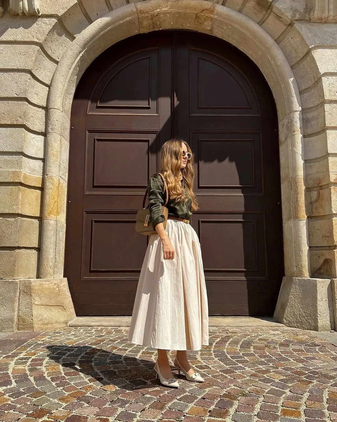 Chic Summer Outfit with Midi Skirt