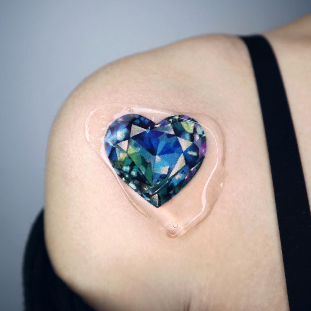 Mesmerizing heart-shaped diamond tattoo design
