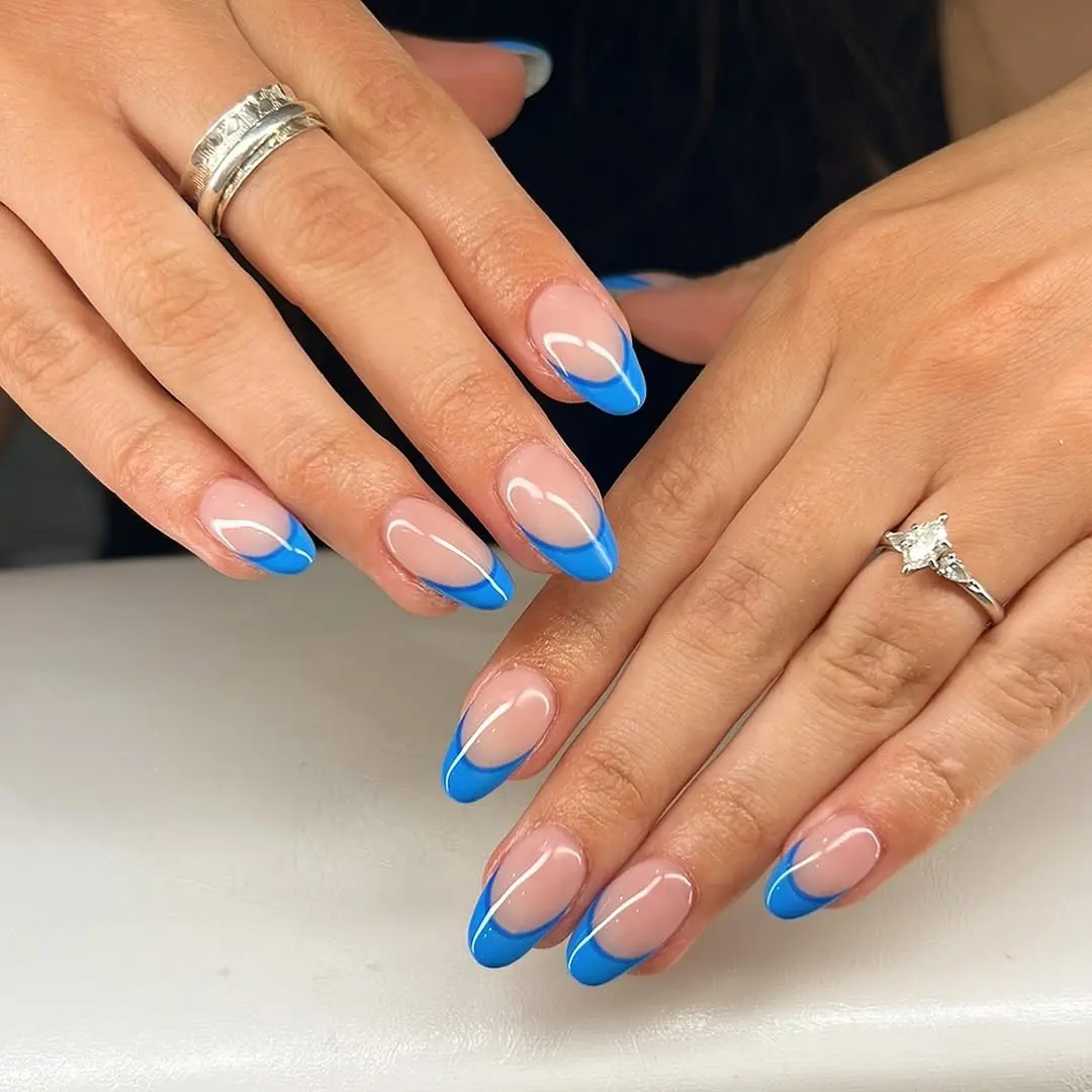 Chic blue French tips for stylish nails