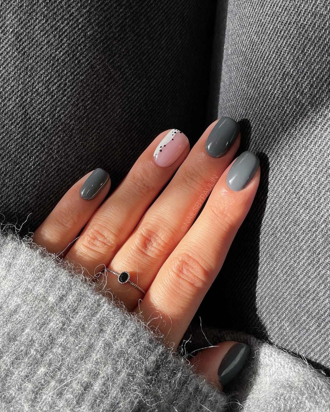 Chic grey nails with soft accents