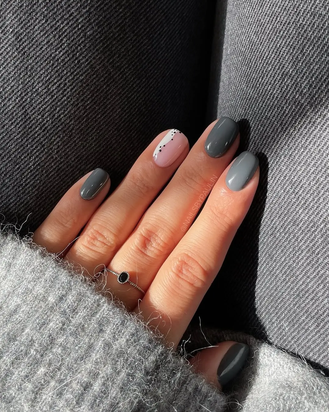 Chic grey nails with soft accents