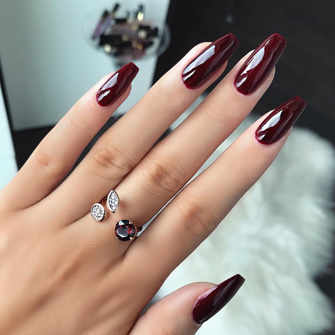 Shiny burgundy nails for a chic look