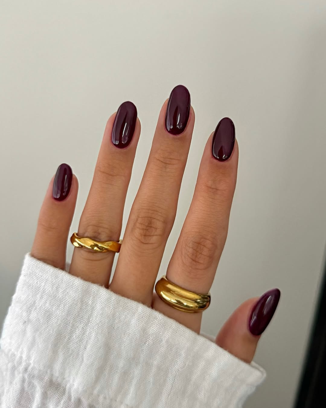 Sleek Burgundy Nails for a Chic Look