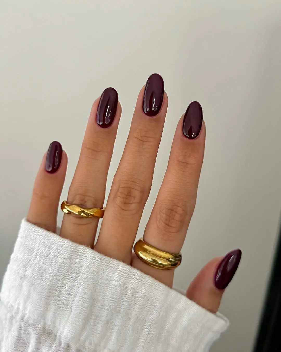 Sleek Burgundy Nails for a Chic Look
