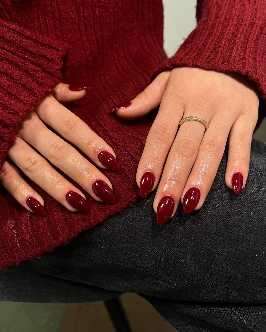 Elegant burgundy nails for a cozy vibe