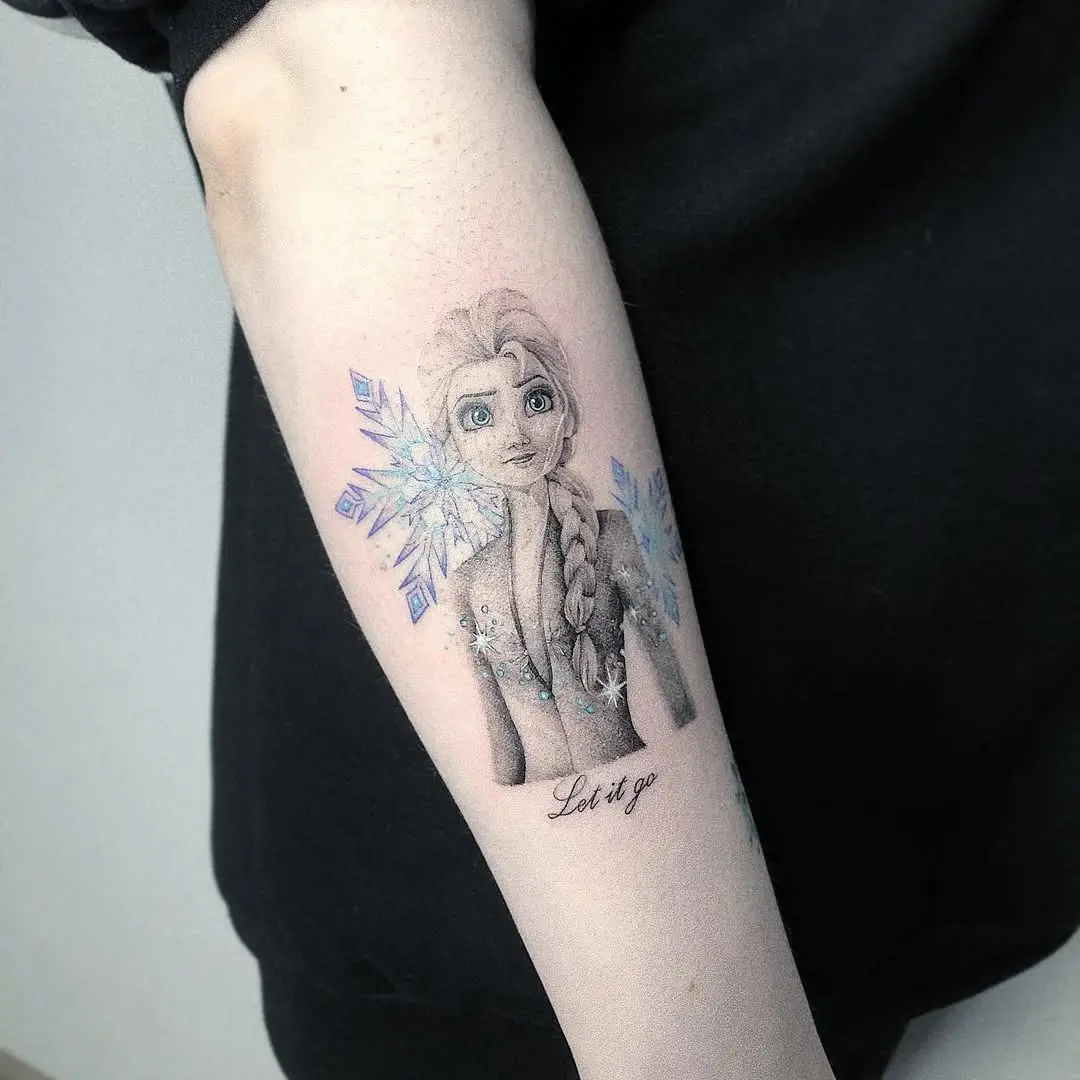 Stunning Frozen-inspired tattoo of Elsa