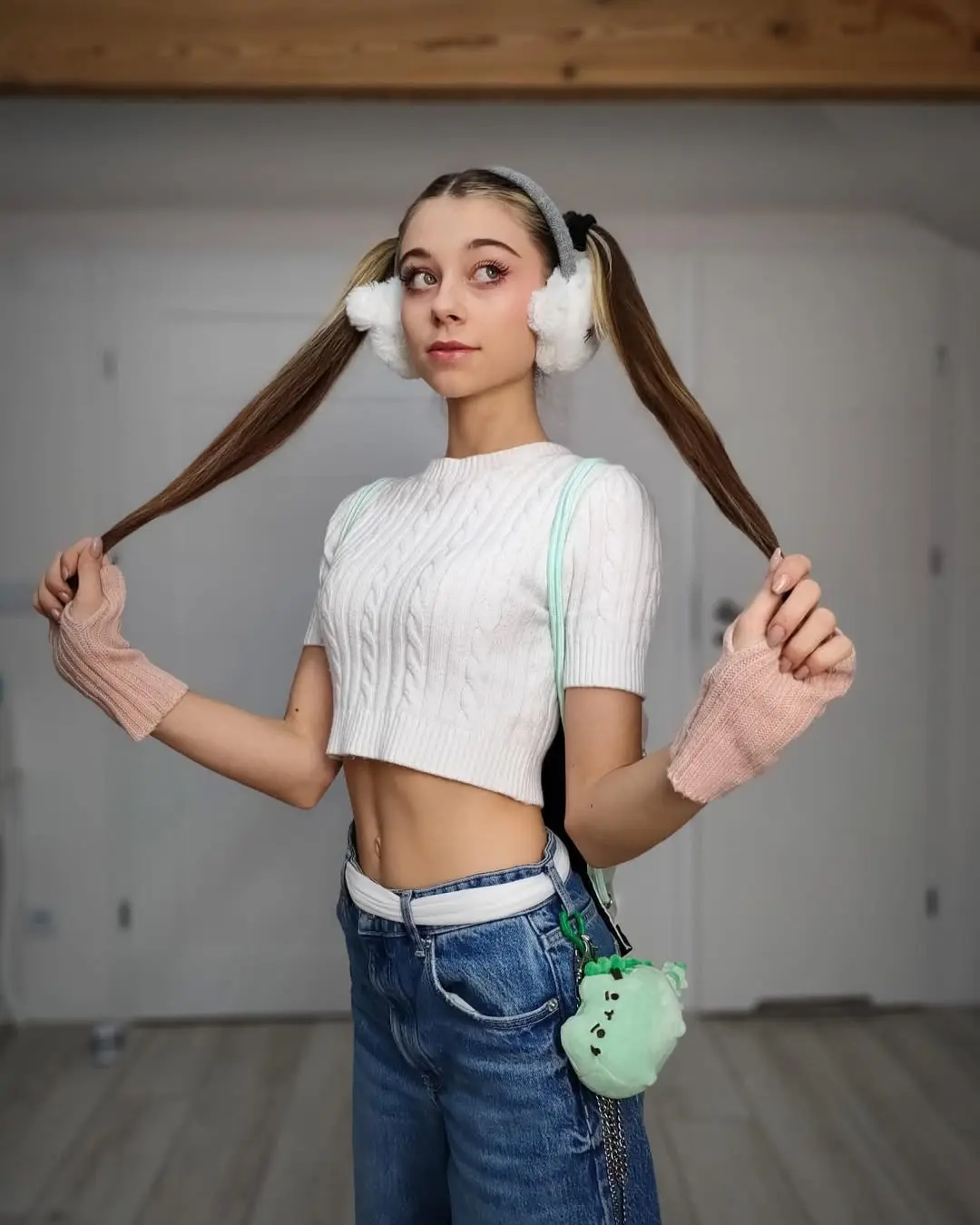 Trendy casual outfit for K-pop concerts