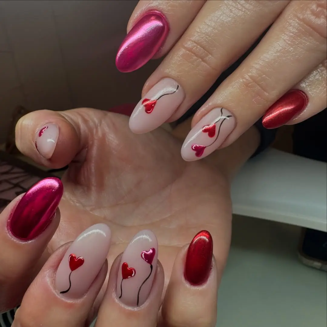 Stylish Heart Nail Art Design Features