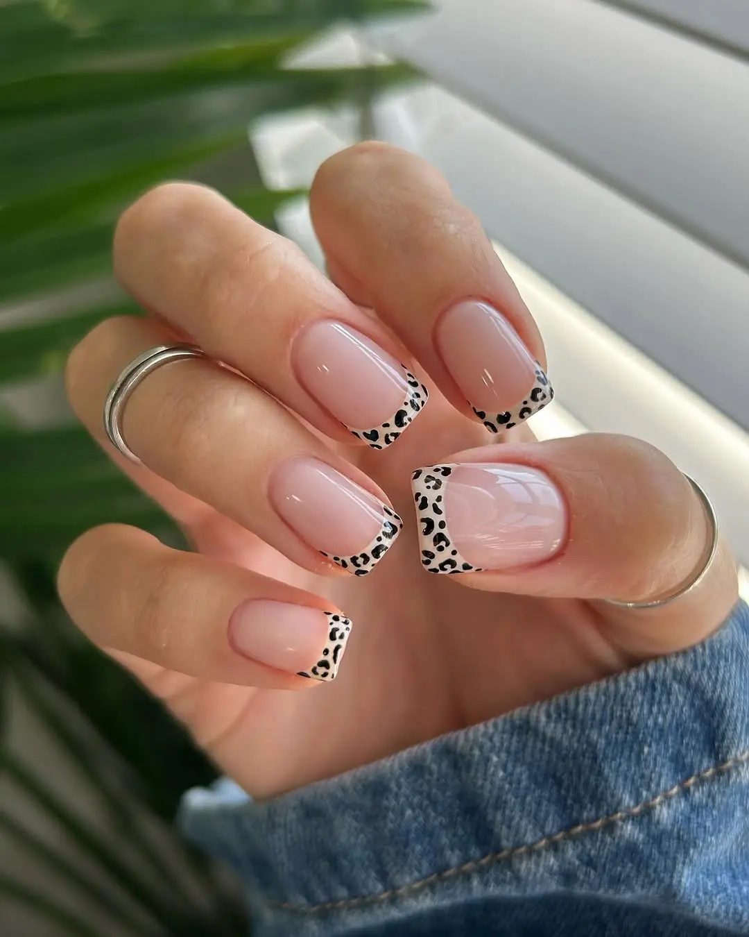 Trendy Leopard-Print French Tip Nail Art