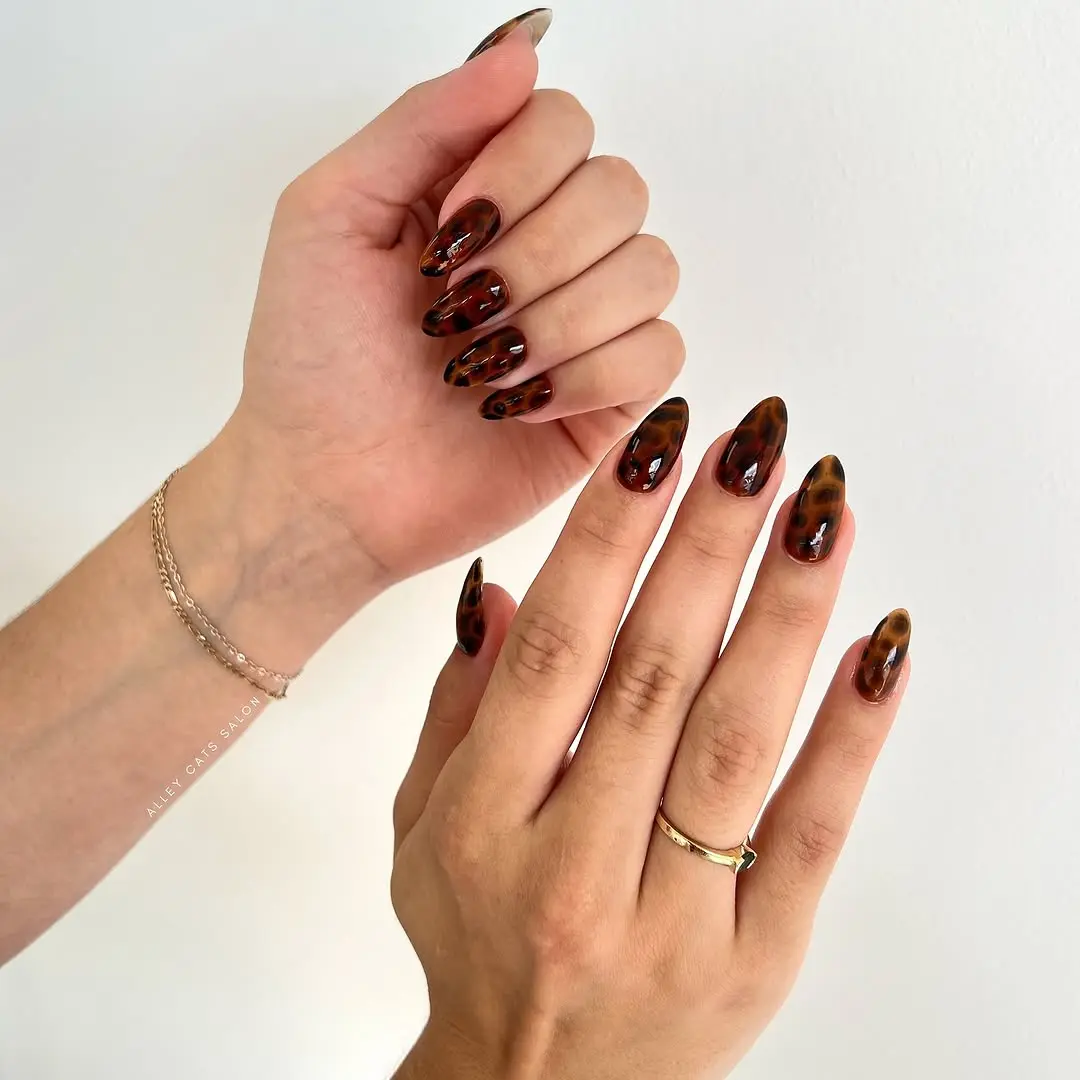 Chic leopard print nail design for stylish vibes