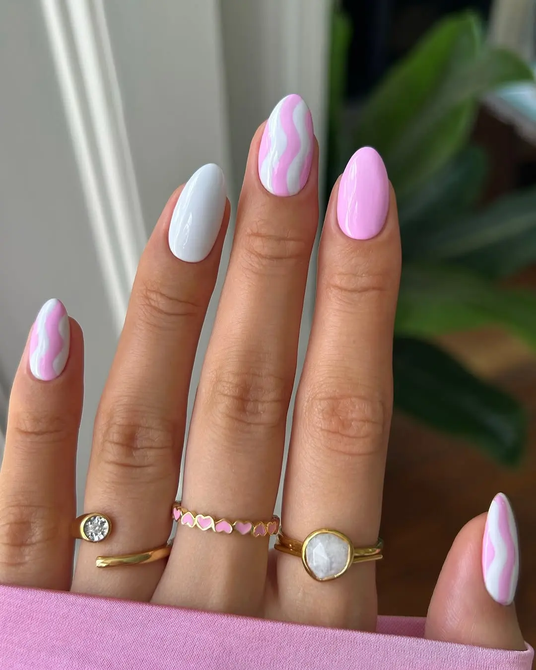 Chic pastel wave nails for summer vibes