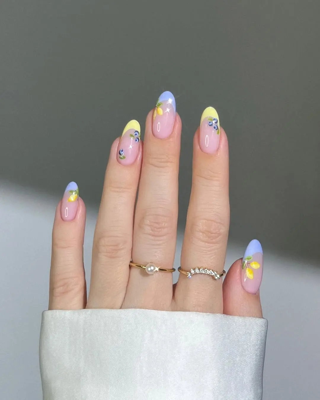 Beautiful springtime-inspired sparkly nail art design