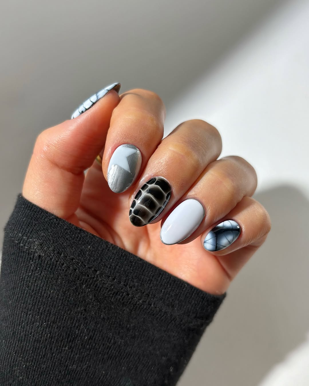 Chic black and white geometric summer nails
