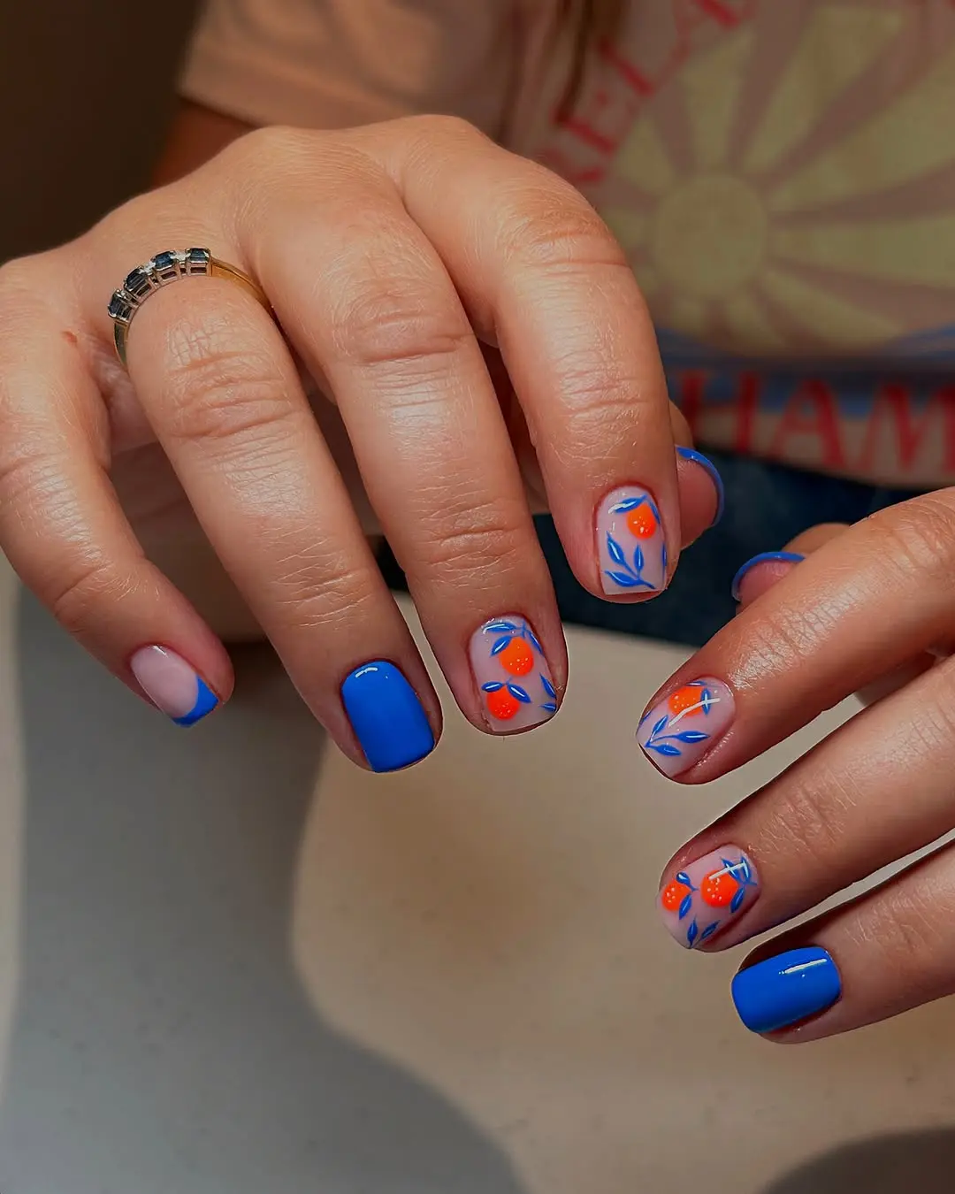 Bright summer nails with floral accents