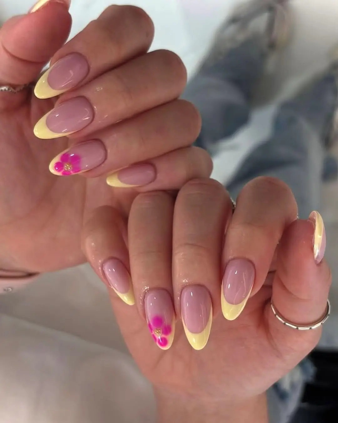 Chic summer nails featuring playful yellow tips