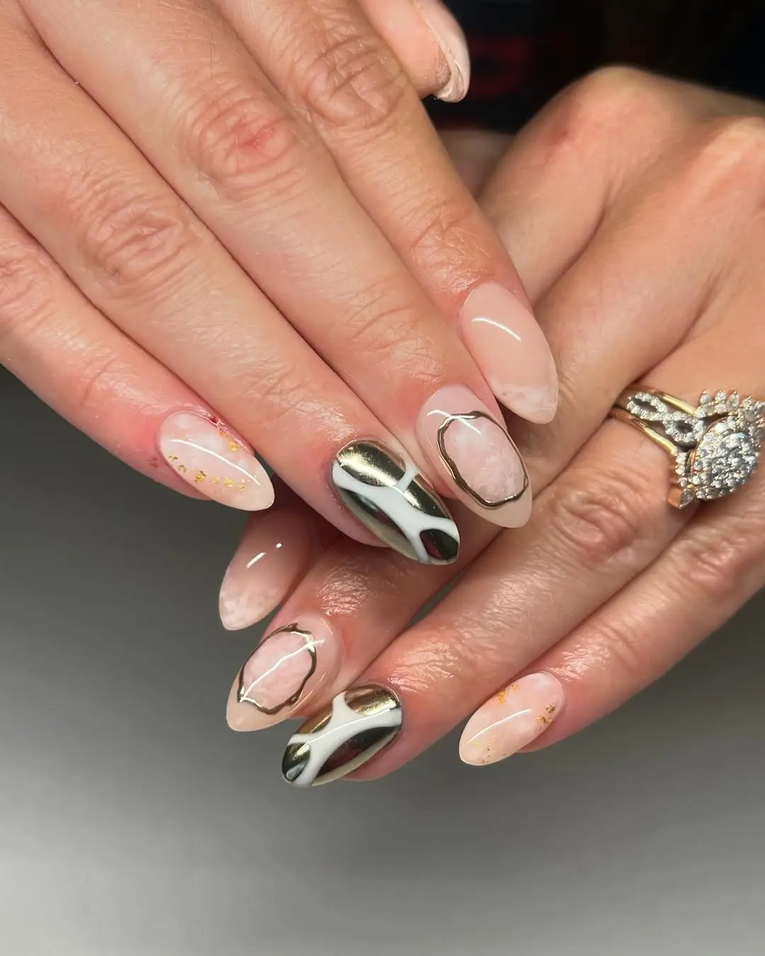 Chic summer nails with abstract designs