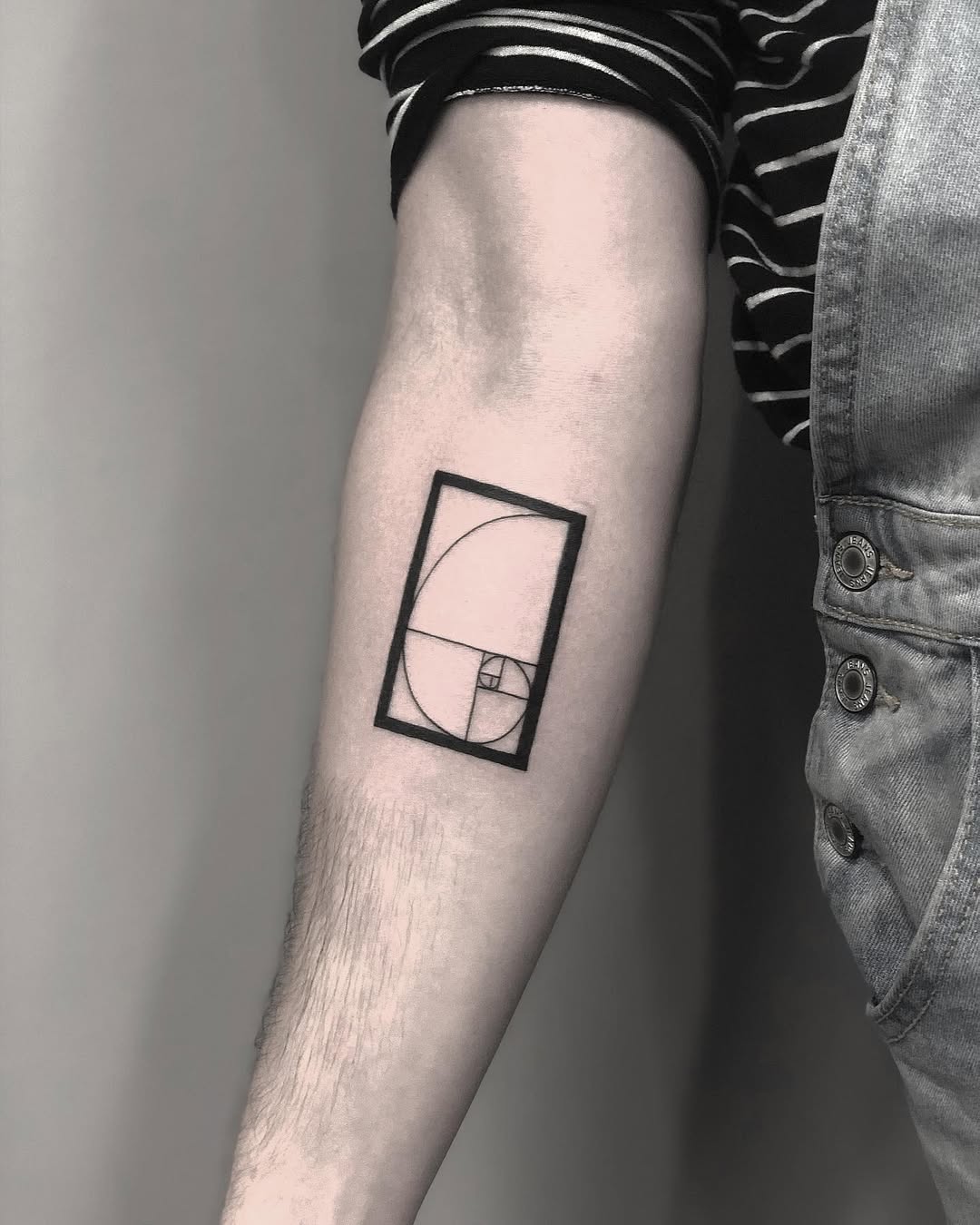 Minimalist Fibonacci tattoo showcasing elegant proportions