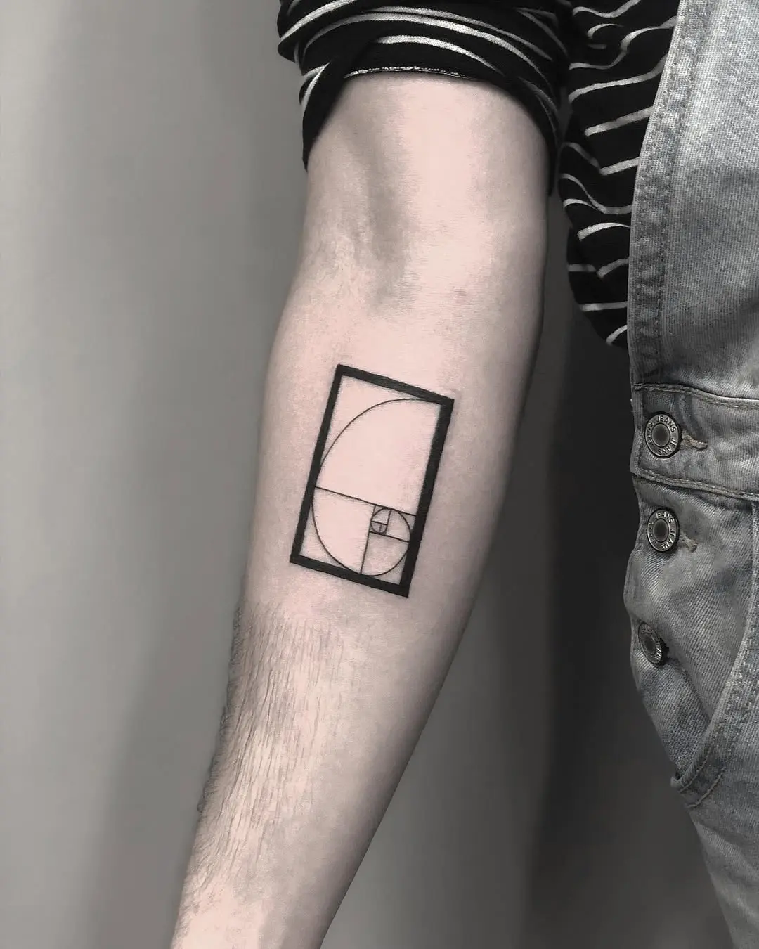 Minimalist Fibonacci tattoo showcasing elegant proportions